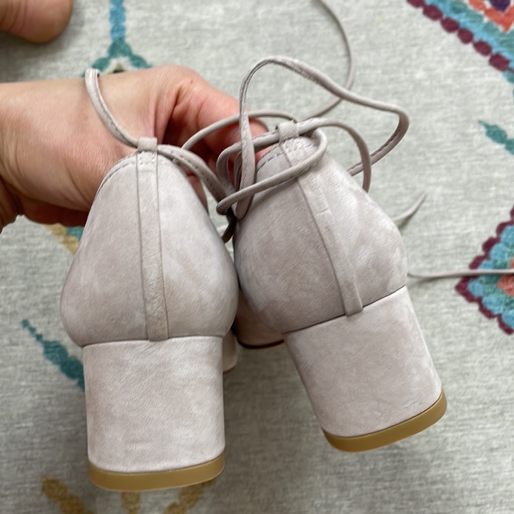 NWOB Stuart Weitzman Lace Up Low heel pumps - Picture 9 of 10